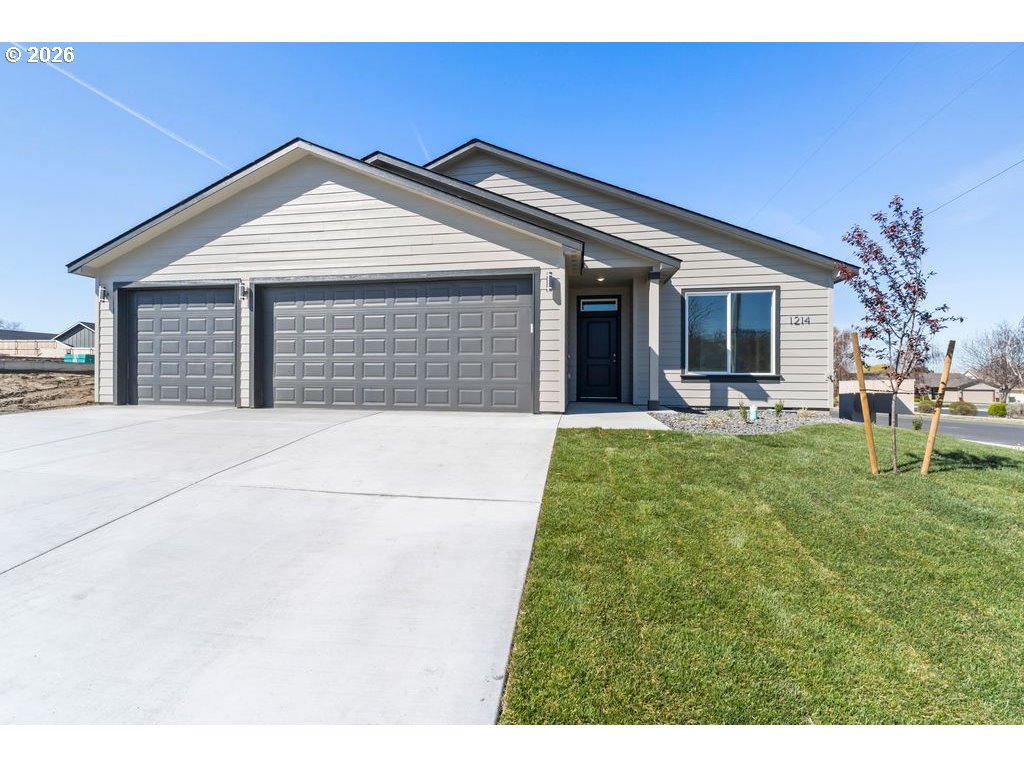 1214 Kimber DR, Hermiston, OR 97838