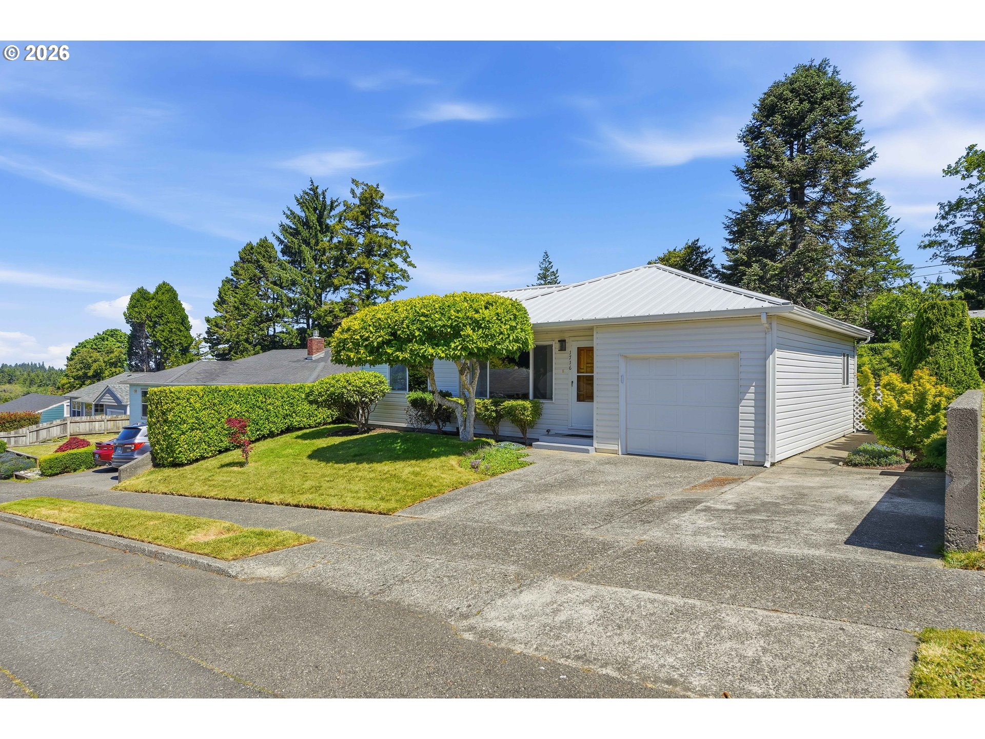 1716 JUNIPER AVE, CoosBay, OR 97420