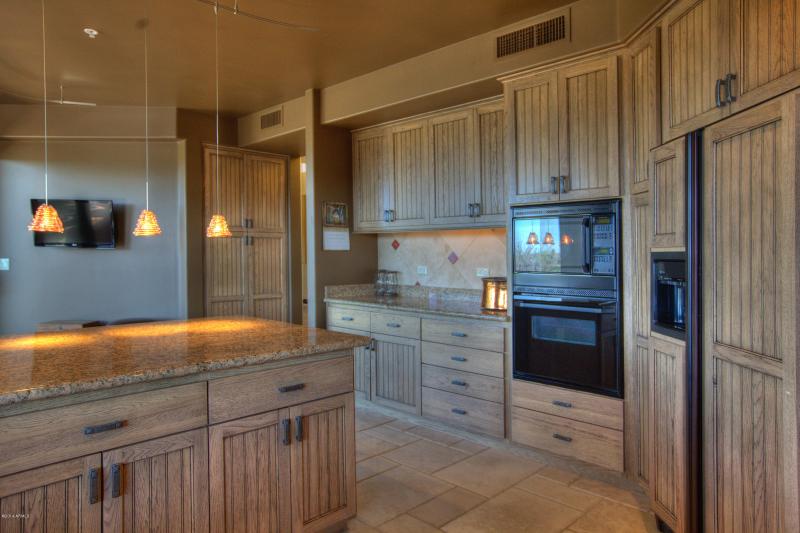 008_Kitchen Alternate View