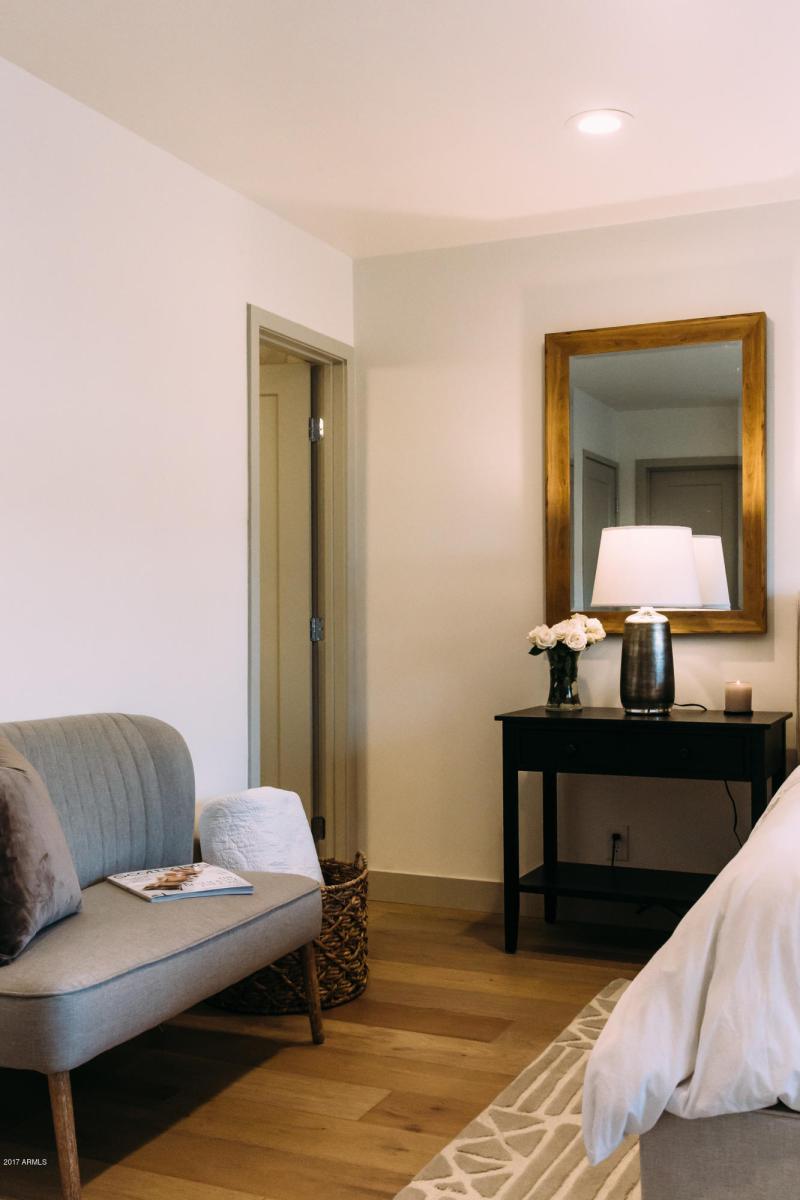 1363704D-CFEC-4E1B-A75A-FC5C3950112B