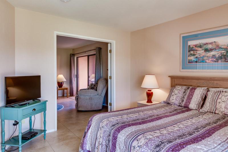 23_12212_N_Paradise_Village_Pkwy_023_mls