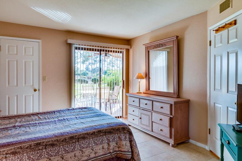 21_12212_N_Paradise_Village_Pkwy_021_mls