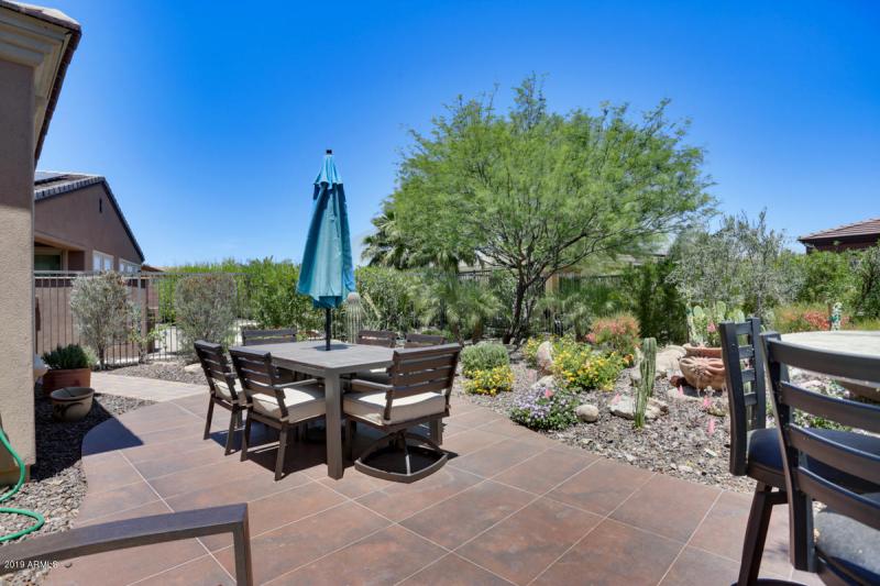 EXTENDED PATIO & OUTDOOR SEATING