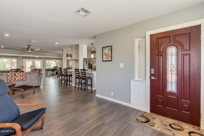 Pueblo inside front door