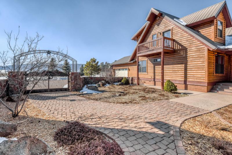 8950 W Antoinette Way-0055