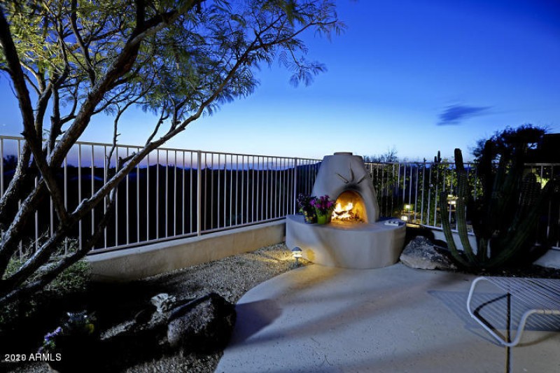 Backyard Kiva Fireplace - Raindance