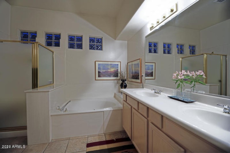 Master bathroom - Raindance