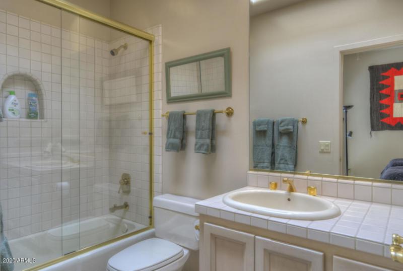 7723 Guest Bathroom 2