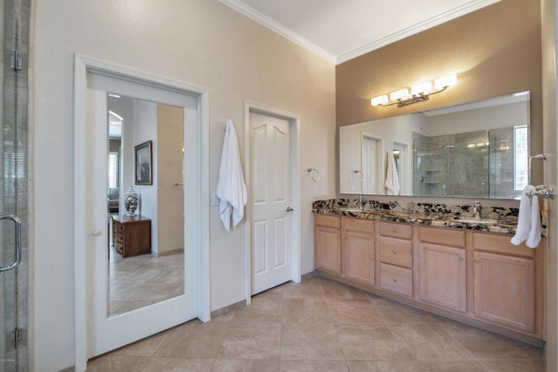 SPACIOUS MASTER BATHROOM