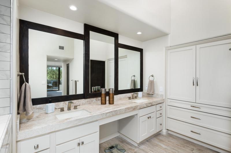 10071EGraythornDr-16