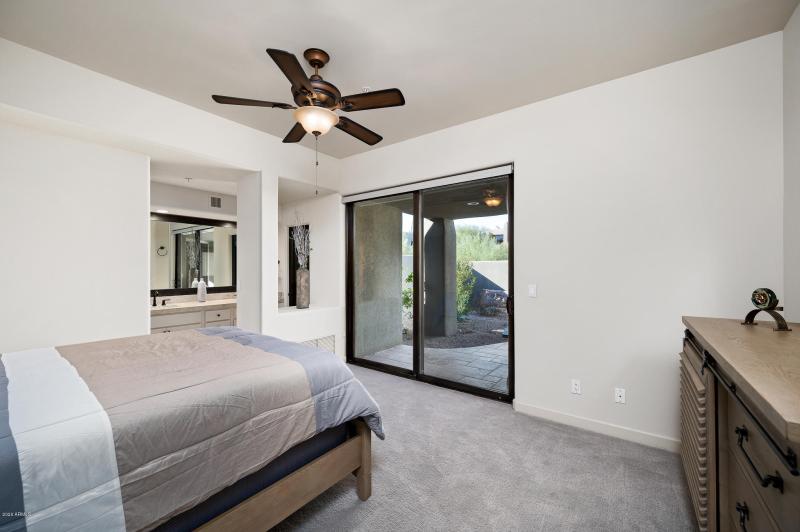 10071EGraythornDr-20