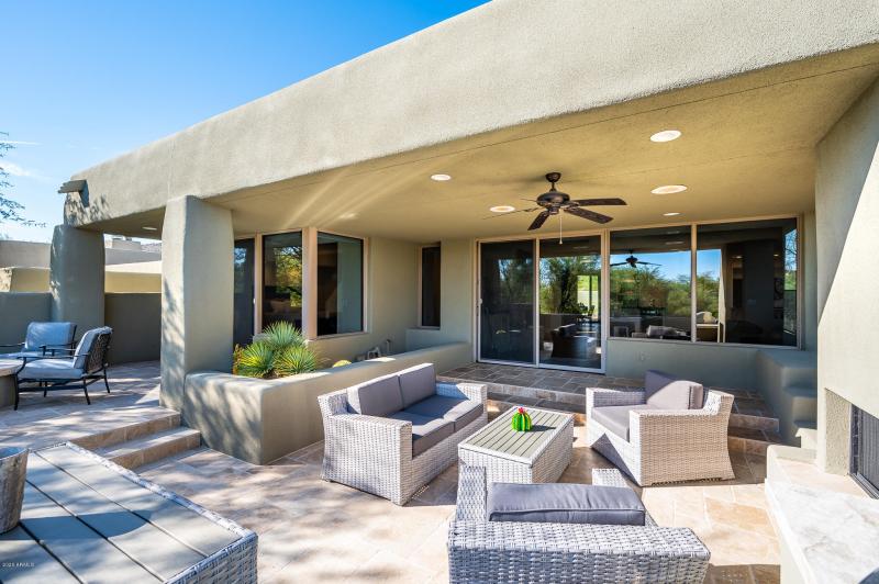 10071EGraythornDr-28