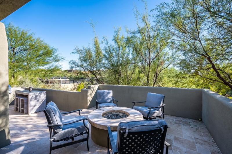 10071EGraythornDr-30