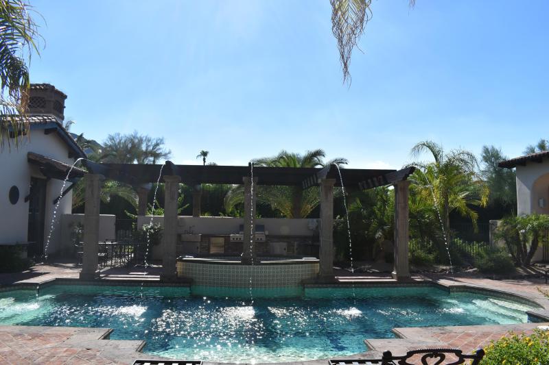 casa blanca water feature