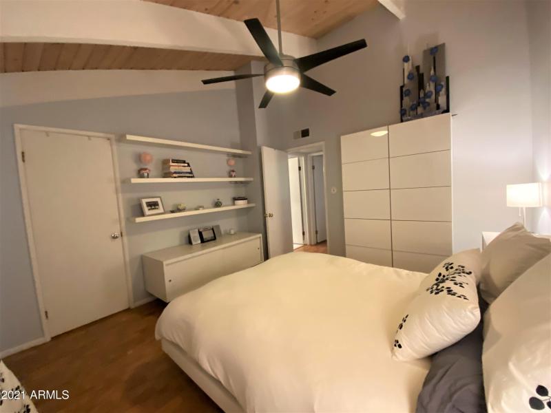 Bedroom with Walk in Closet