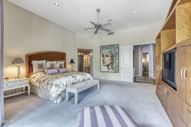 Master Bedroom ~ Bathroom