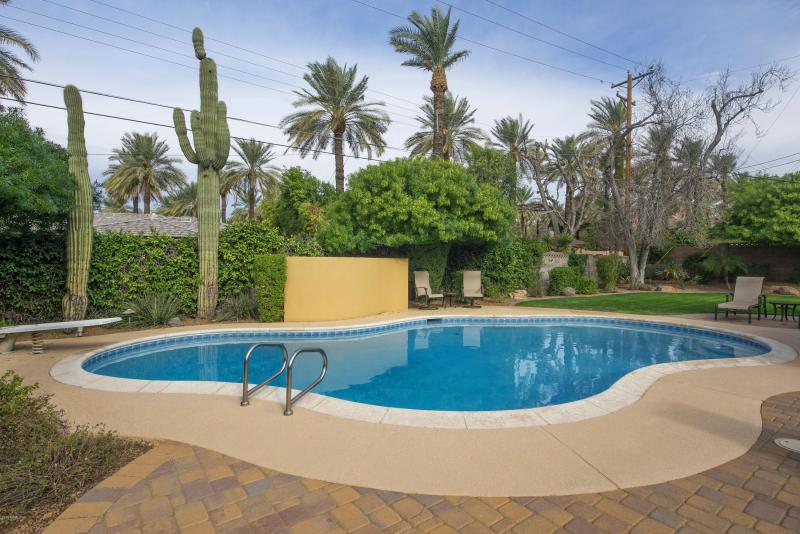 001_Resort-like Backyard