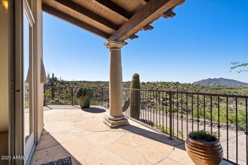 13-Living Room Balcony