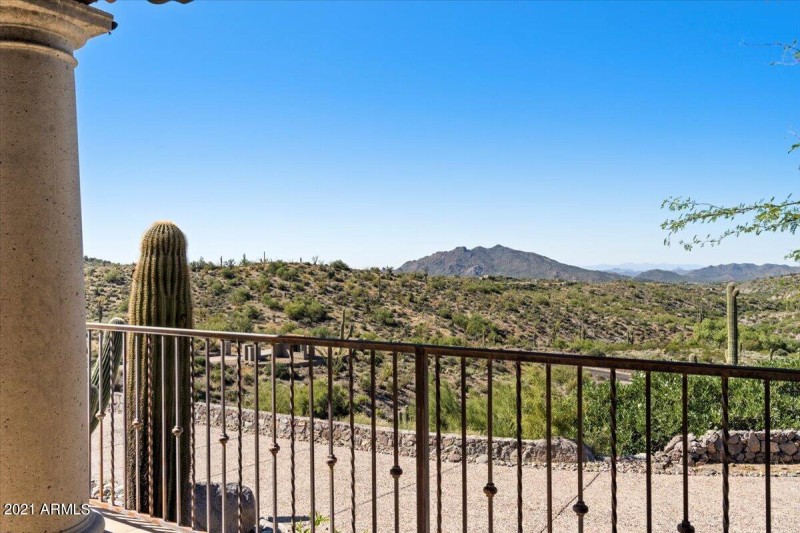 14-Living Room Balcony