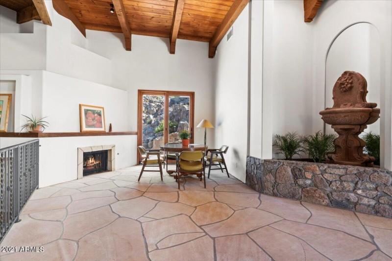 18-Dining Room