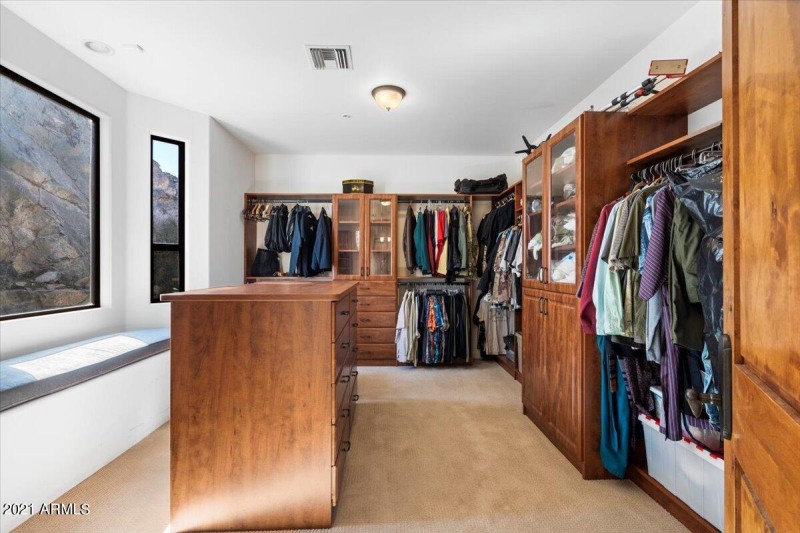 40-Primary Bedroom Closet