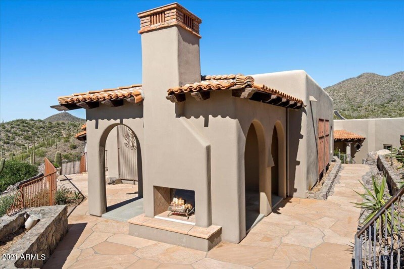 45-Covered Patio w_ Fireplace