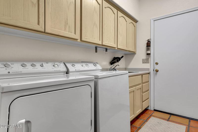 Full Size Laundry with Sink
