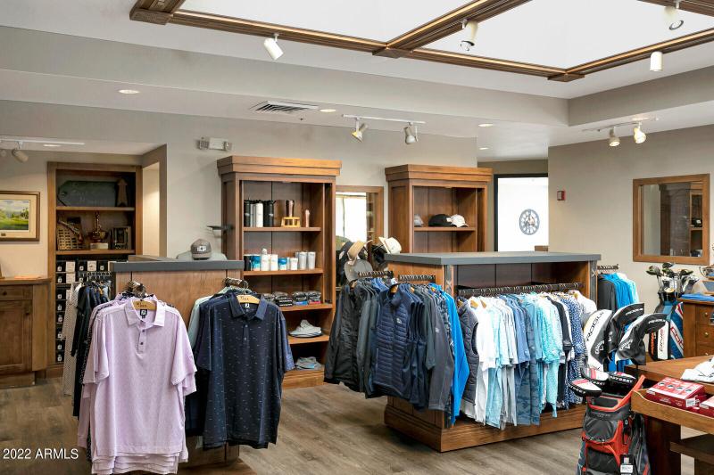 Professionally Staffed Golf Shop