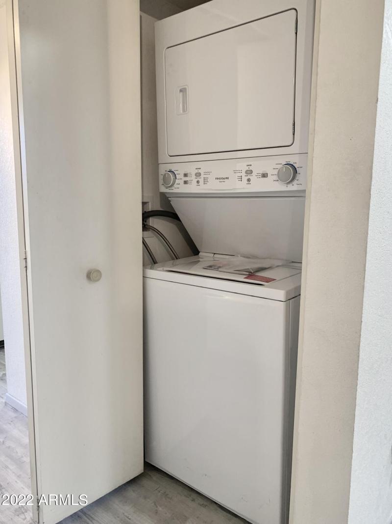 EC7967D7-CBC7-405B-9E2C-E1B6198B4562_1_2