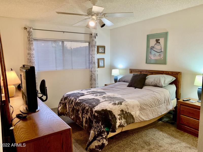 D77D33EC-B445-44F9-97C7-69FB63DA9260_1_2