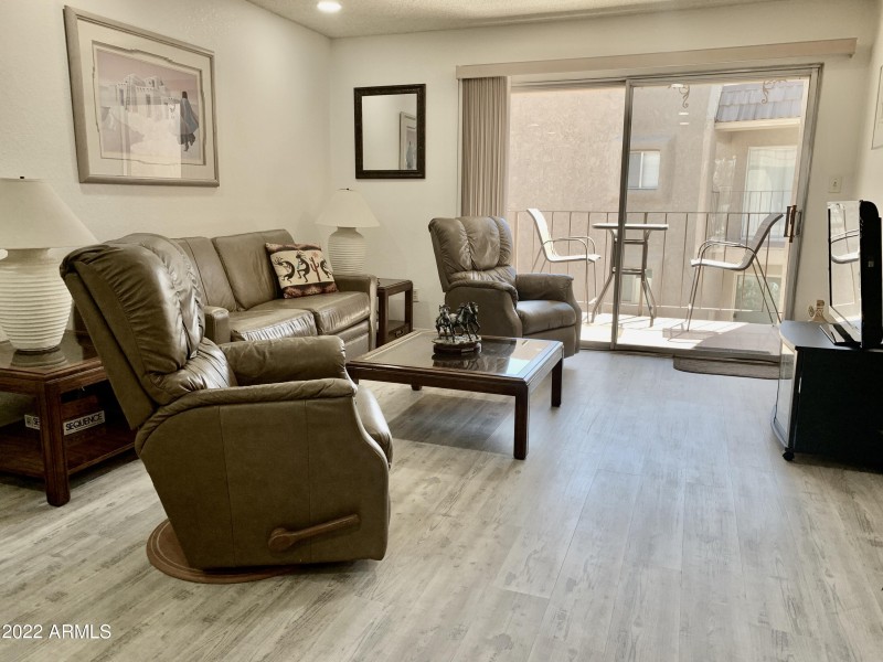 F55CA7E3-037D-4A35-90D6-4E79E4FF7CF1_1_2