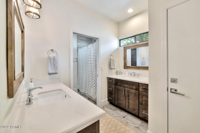 12823 N 78th St-large-021-024-12823 N 78