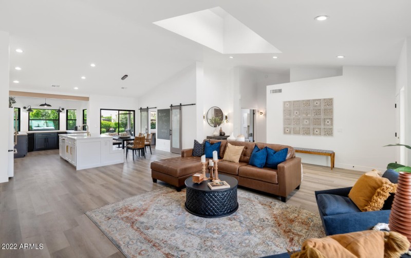 10333 E Caron St-large-007-022-10333 E C