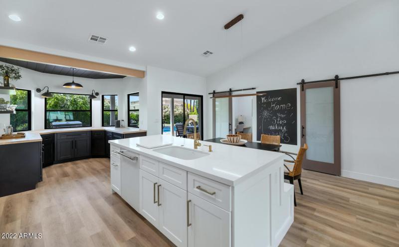 10333 E Caron St-large-011-018-10333 E C