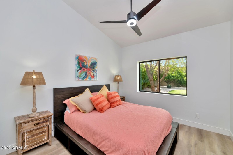 10333 E Caron St-large-022-004-10333 E C