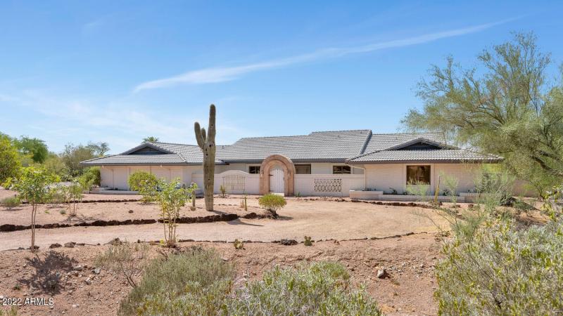 3411 E Valley Vista Ln-large-003-016-341