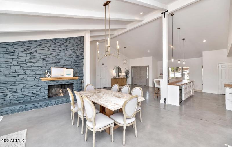 3411 E Valley Vista Ln-large-018-019-341