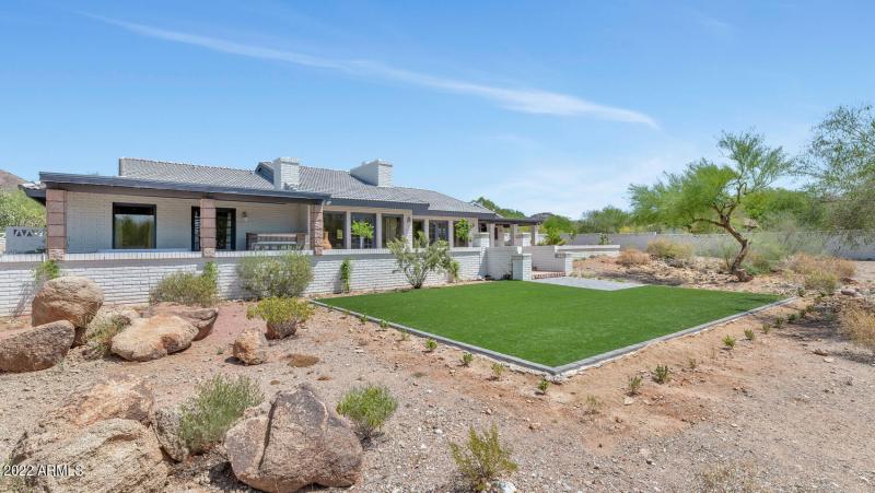 3411 E Valley Vista Ln-large-038-013-341