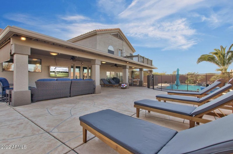 Backyard Lounge Area