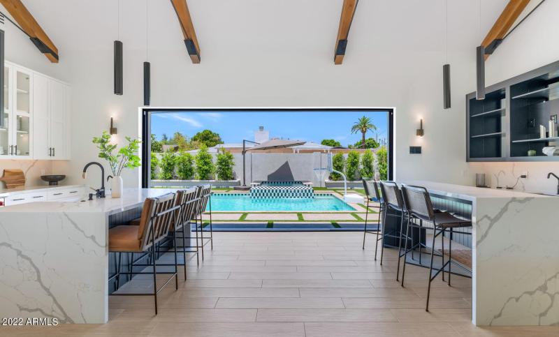 4216 E Hazelwood St-large-014-014-4216 E