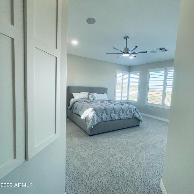 MASTER BEDROOM FOYER