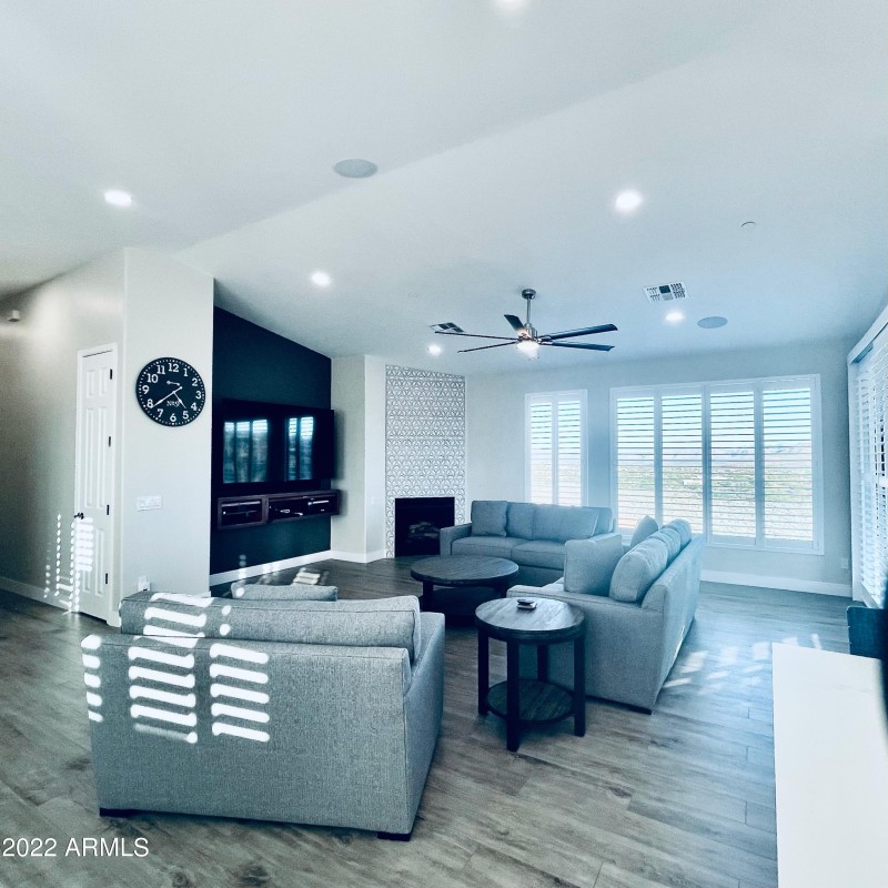 BUILD IN ENTERTAINMENT