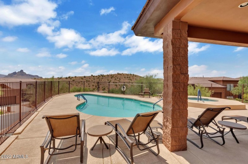 ELEVATED COMMUNITY POOL