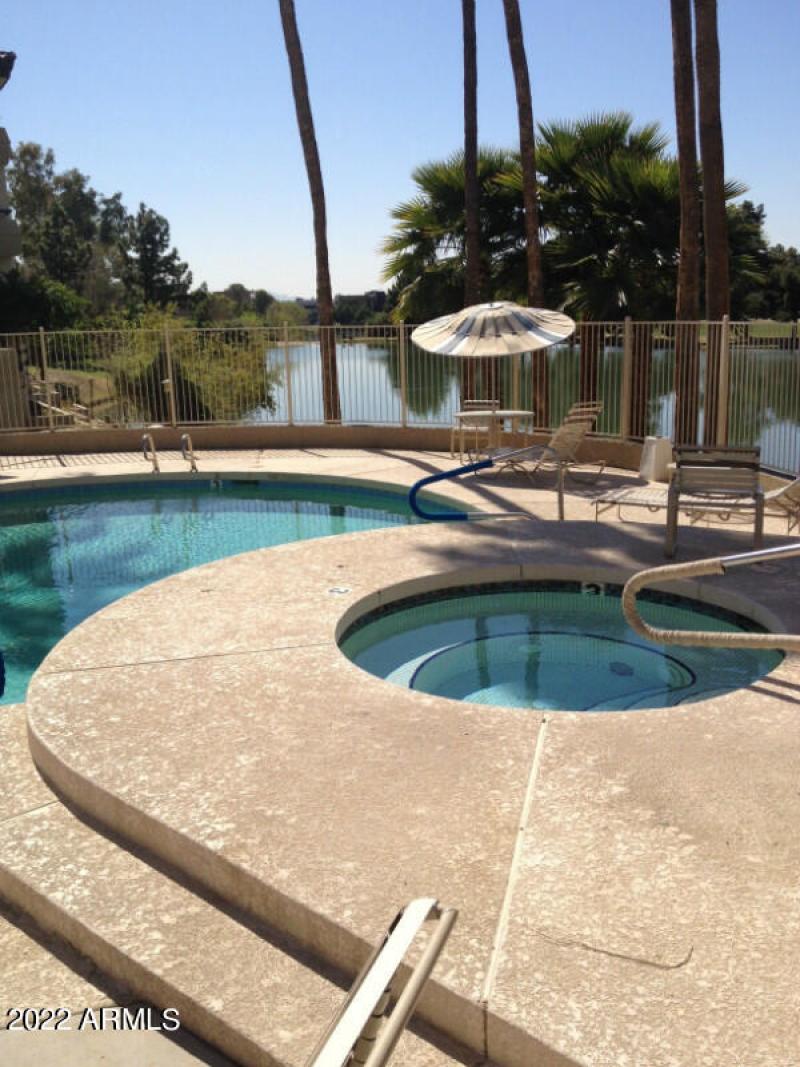 Bilt.Terrace pool pic