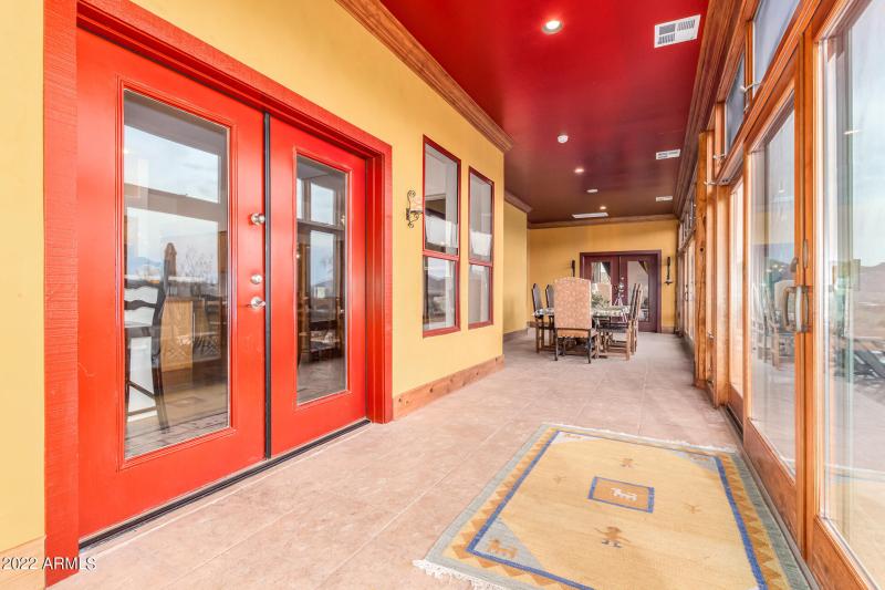 0027-27 - Red Dog 5872