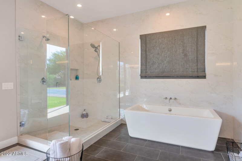 10195 E Cactus Rd-large-019-024-10195 E