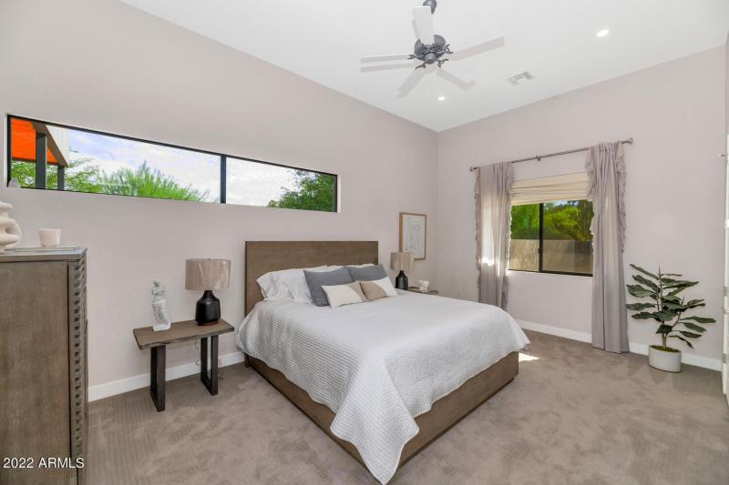 10195 E Cactus Rd-large-026-037-10195 E