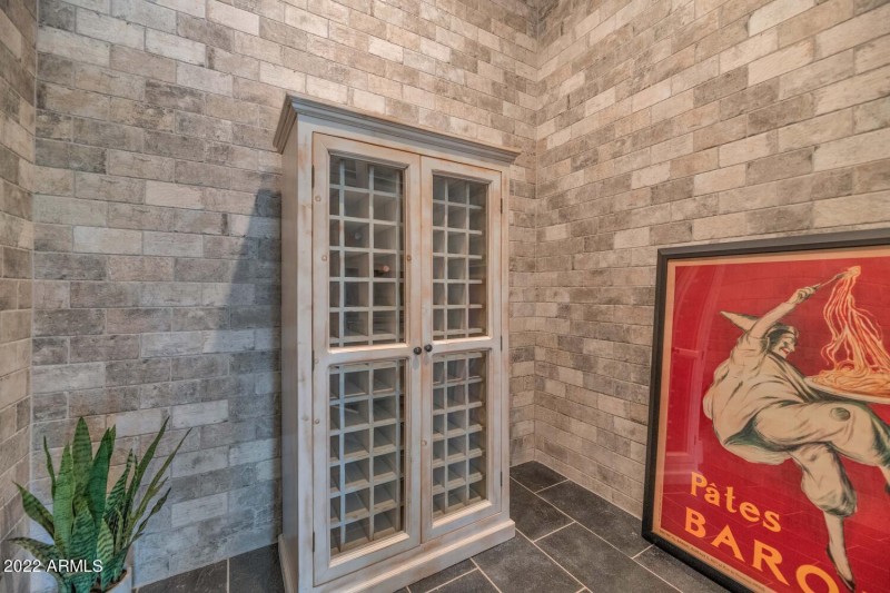 10195 E Cactus Rd-large-030-023-10195 E