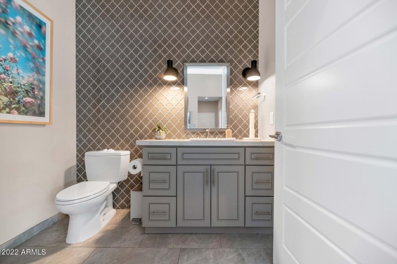 10195 E Cactus Rd-large-031-031-10195 E