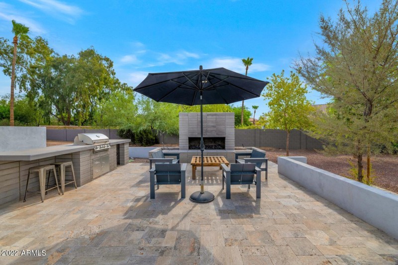 10195 E Cactus Rd-large-036-030-10195 E